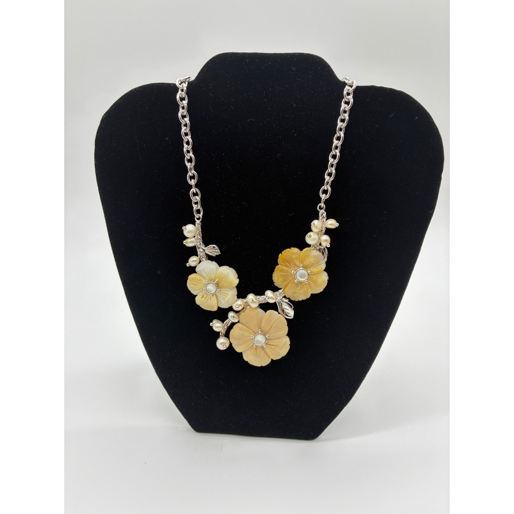 925 Sterling Silver Mother of Pearl Freshwater Pearl Flower Bib Necklace 18in